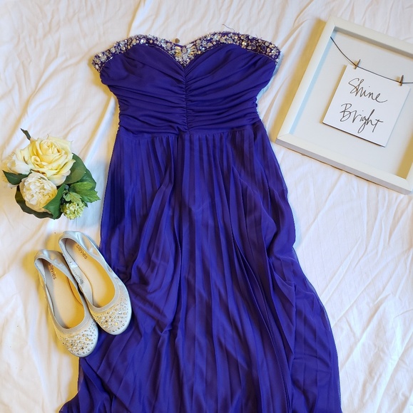 B Darlin Dresses & Skirts - 🎉REDUCED🎈 DRESS